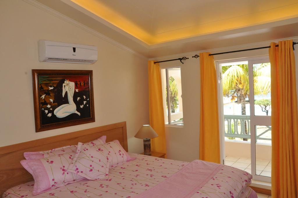 Villas Right On The Beach Belle Mare Exterior foto